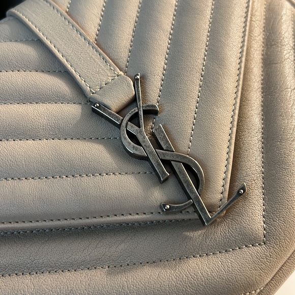 Saint Laurent medium College bag in nude quilted leather - Picture 8 of 9